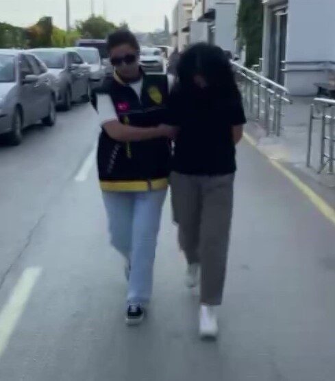 Adana’da nikah işlemleri için hastanede randevusu bulunan bir nişanlı çift