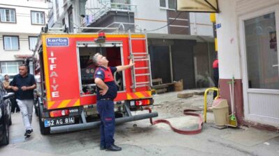 Ünye ilçesinde bir dairede unutulan yemek ocakta yanınca paniğe neden