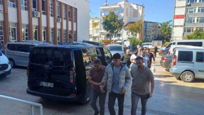 Aydın’ın Efeler ilçesinde bulunan bir lisenin önünde 2 şüpheli, pompalı