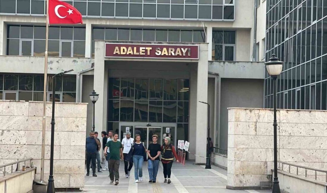 Kahramanmaraş’ta Ayser Çalık Ortaokulu’nda gerçekleşen silahlı saldırıda 10 kişinin hayatını