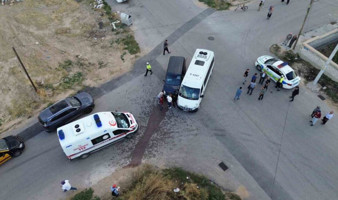 Karaman’da meydana gelen trafik kazasında, okul servisi ile hafif ticari