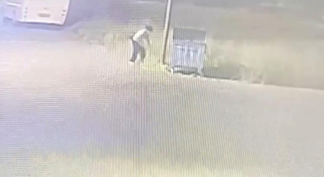 Kırşehir’de yaşanan olayda bir kadın, çöp yakarak çıkan yangının ardından