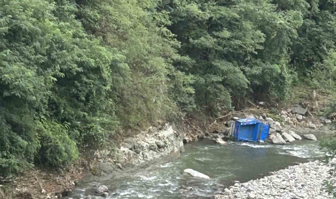 Ordu’nun İkizce ilçesinde bir tarım aracı dereye yuvarlanarak sürücüsünü kaybetti,