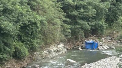 Ordu’nun İkizce ilçesinde bir tarım aracı dereye yuvarlanarak sürücüsünü kaybetti,