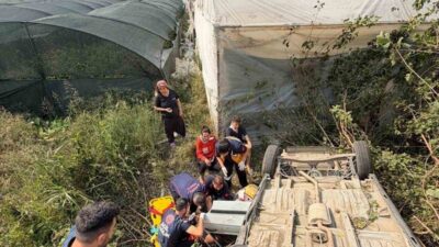 Kadirli ilçesinde meydana gelen trafik kazasında sürücüsünün direksiyon hakimiyetini kaybettiği