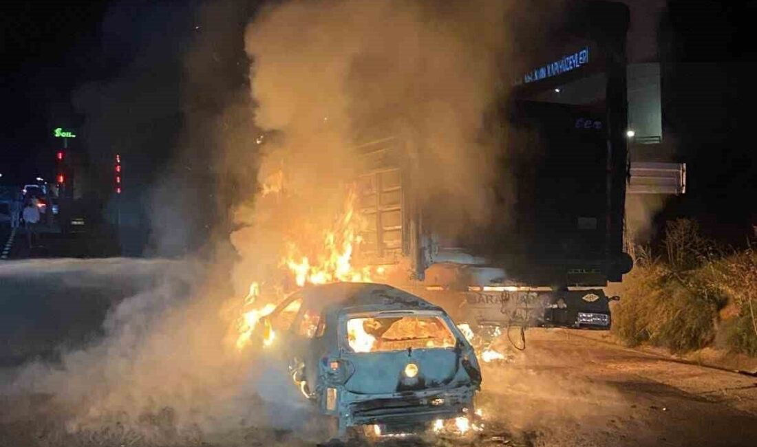 Kastamonu’nun Tosya ilçesinde meydana gelen trafik kazasında otomobil ile tırın