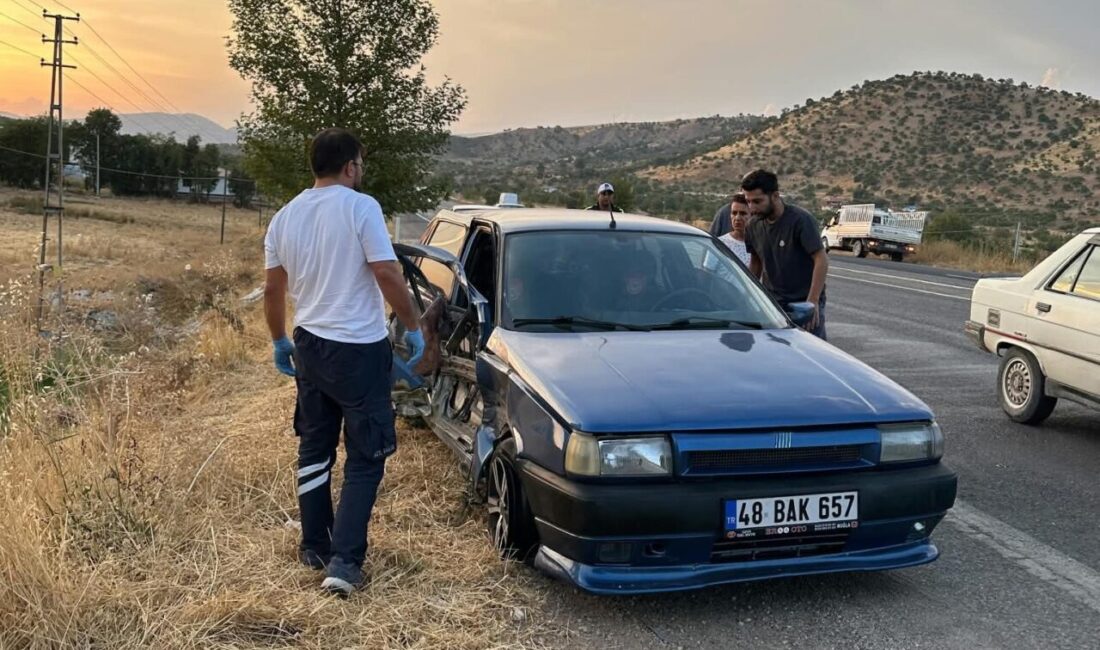 Adıyaman’ın Gölbaşı ilçesinde meydana gelen trafik kazasında otomobil ile minibüs
