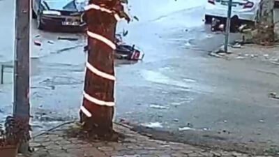 Kozan ilçesinde meydana gelen trafik kazasında otomobil ile motosiklet çarpıştı;