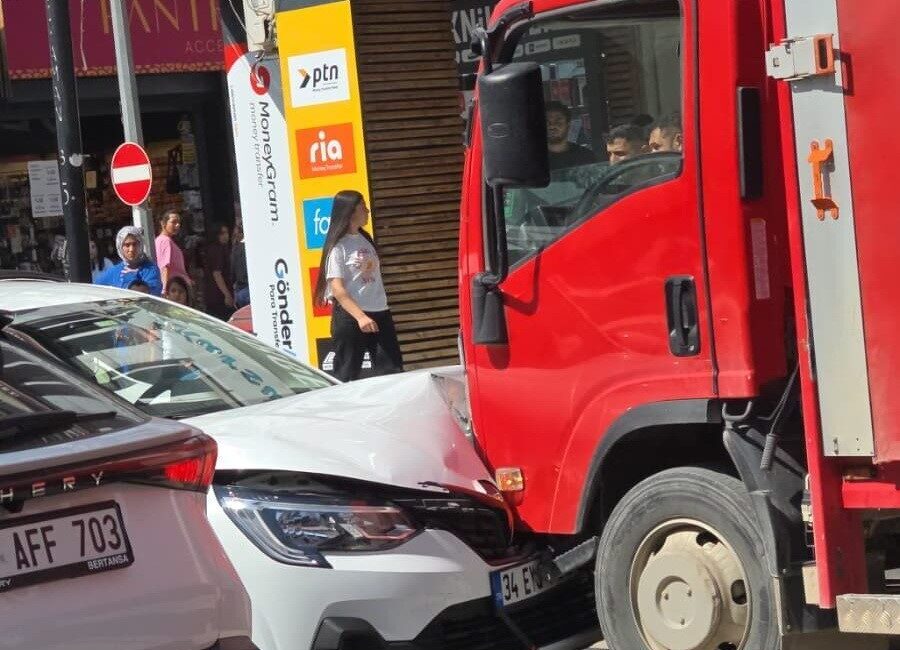 Adıyaman’da meydana gelen bir trafik kazasında, bir kişi park halindeki