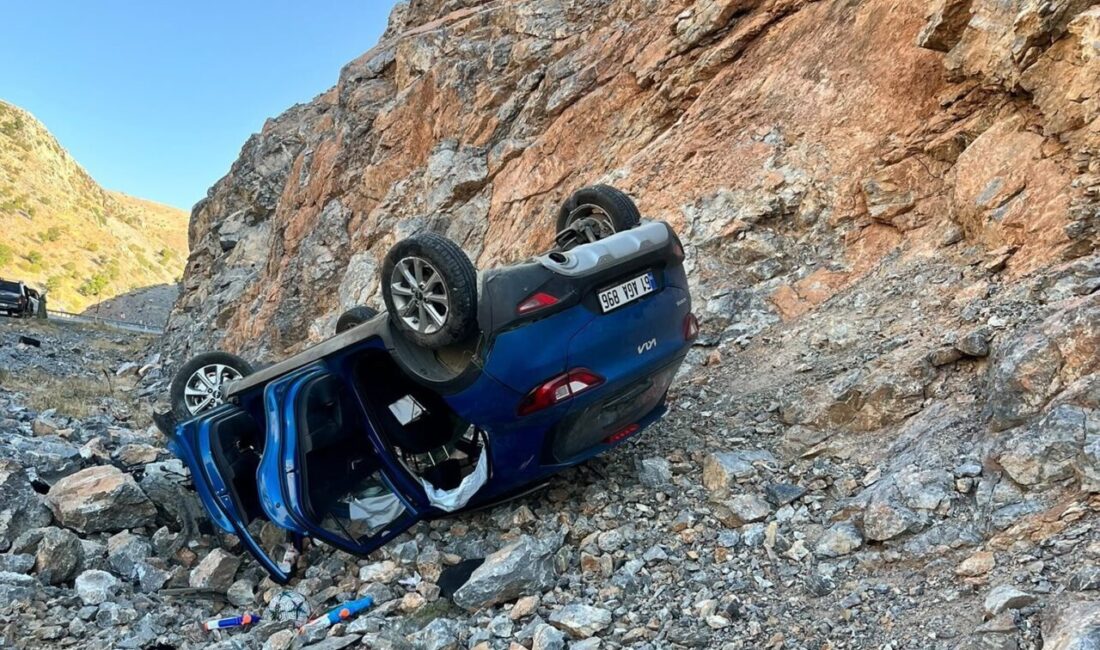 Adıyaman’da, bir sürücünün aracın kontrolünü kaybetmesi sonucu meydana gelen trafik