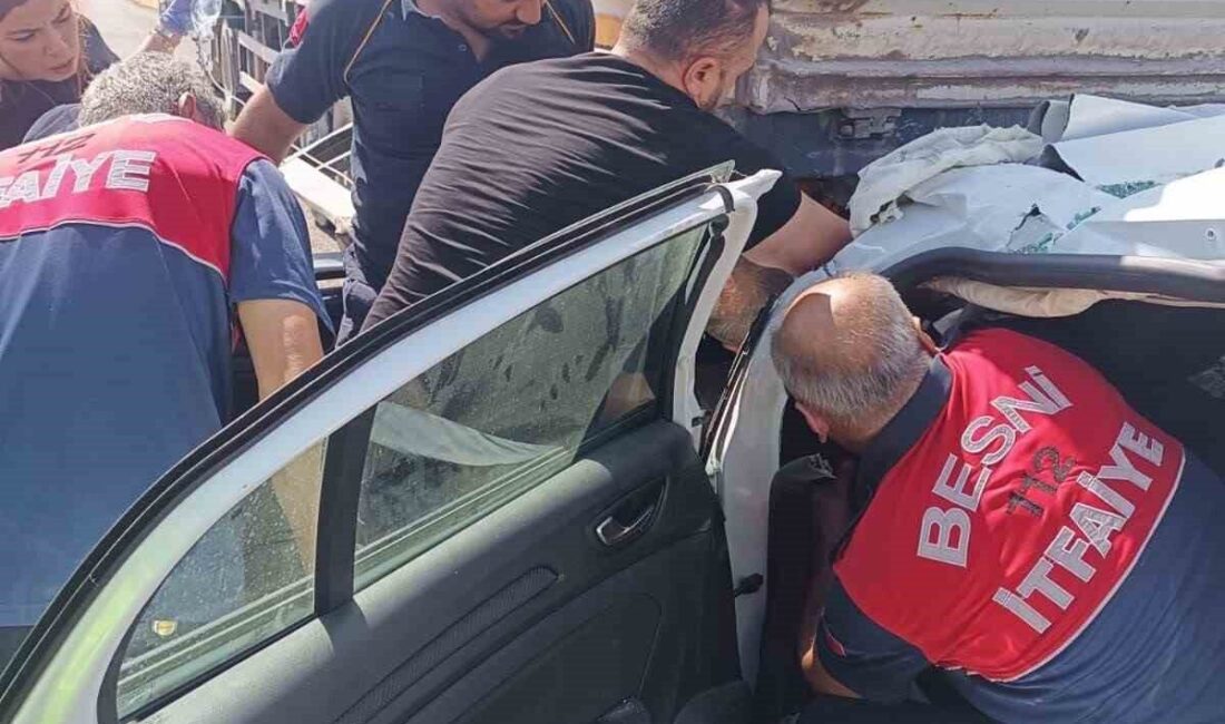 Besni ilçesinde meydana gelen trafik kazasında bir kişi ağır yaralandı.