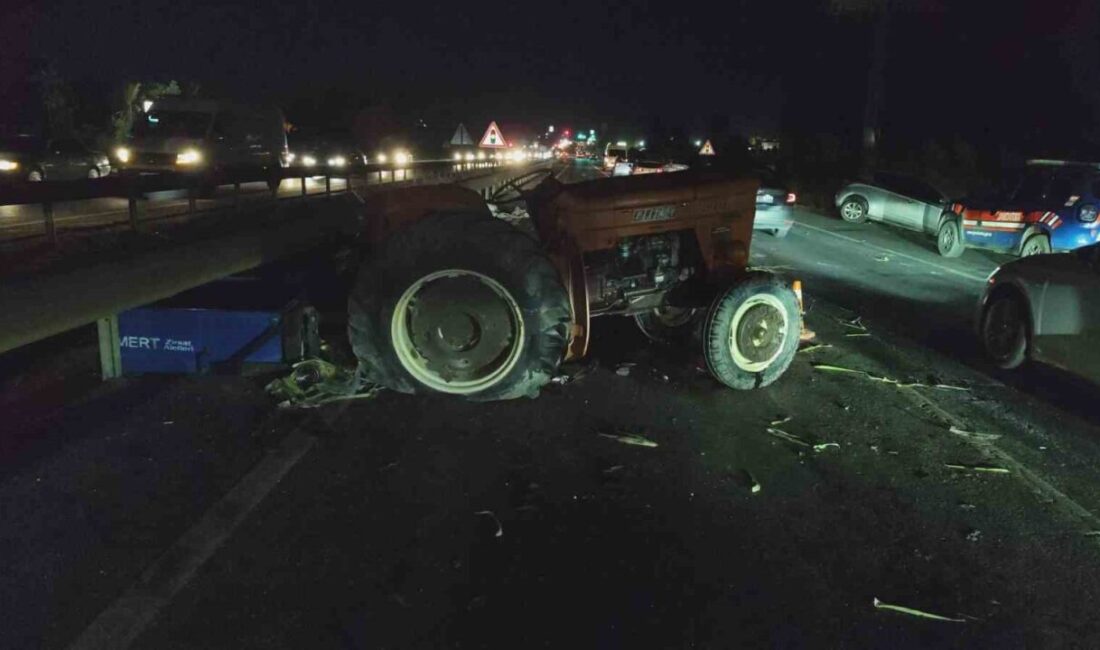 Manavgat ilçesinde D-400 Karayolu’nda meydana gelen trafik kazasında otomobilin traktöre