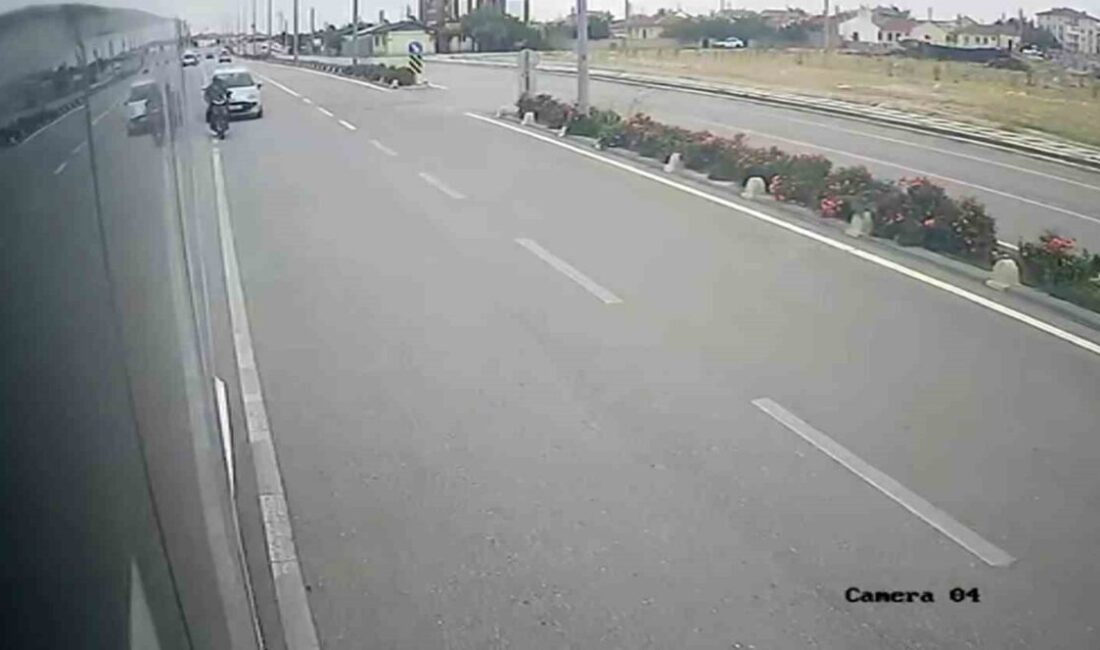 Karaman’da bir otomobilin, arkadan çarptığı elektrikli bisiklet sürücüsü metrelerce havaya