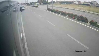 Karaman’da bir otomobilin, arkadan çarptığı elektrikli bisiklet sürücüsü metrelerce havaya