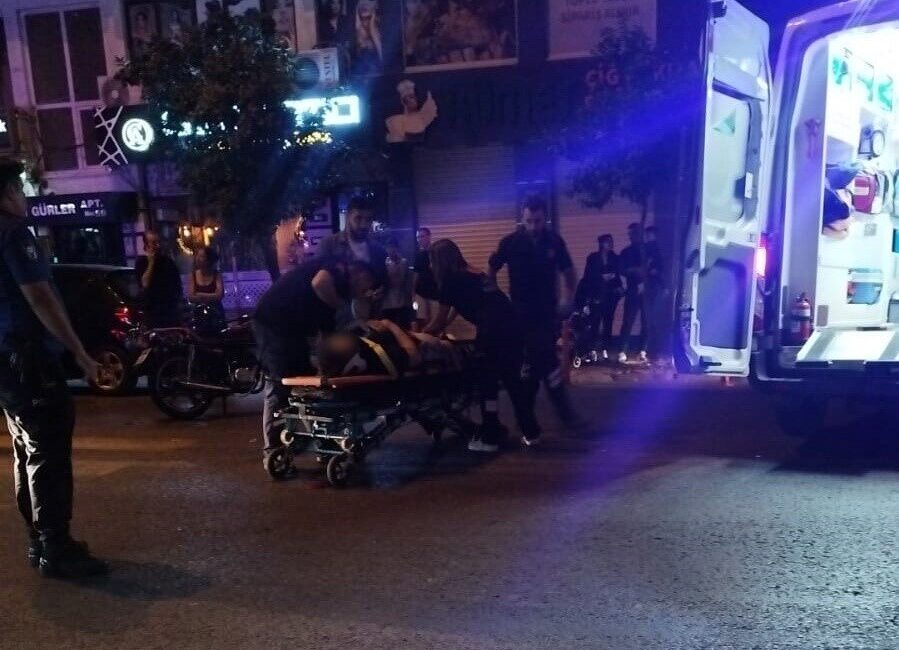 Aydın’ın Efeler ilçesinde meydana gelen trafik kazasında otomobil ile motosiklet