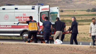 Sivas’ta meydana gelen bir trafik kazasında iki aracın çarpışması sonucunda