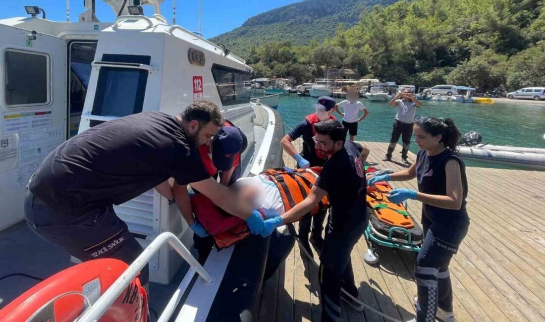 Muğla’nın Fethiye ilçesi yakınlarında seyir halindeki özel bir tekneye yaralanan