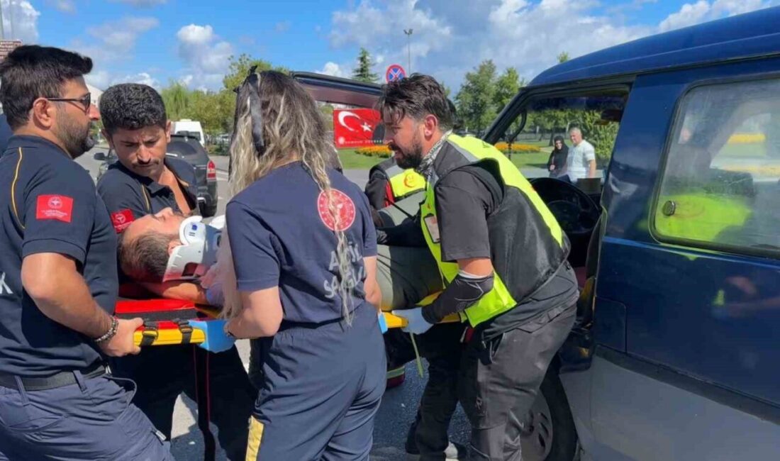 Samsun’un İlkadım ilçesinde meydana gelen trafik kazasında, bir panelvan minibüsün