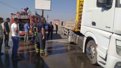 Adıyaman’da bir kilitli parke taşı yüklü tırın alev almasıyla paniğe