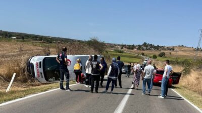 Kırklareli’nin Pehlivanköy ilçesinde meydana gelen trafik kazasında bir ambulans ile