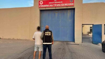 Afyonkarahisar’da uyuşturucu madde ticareti suçundan aranan bir kişi, polis tarafından