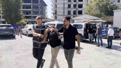 Bursa’nın İnegöl ilçesinde polis kılığına giren ve 71 yaşındaki bir