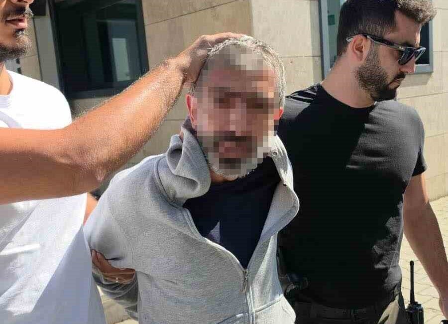 Sakarya’nın Akyazı ilçesinde polis ekipleri, şüpheli bir şahsı durdurarak üst