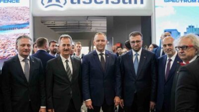 Polonya Cumhurbaşkanı Karol Nawrocki, ASELSAN Elektronik Sanayi’nin standını ziyaret etti.