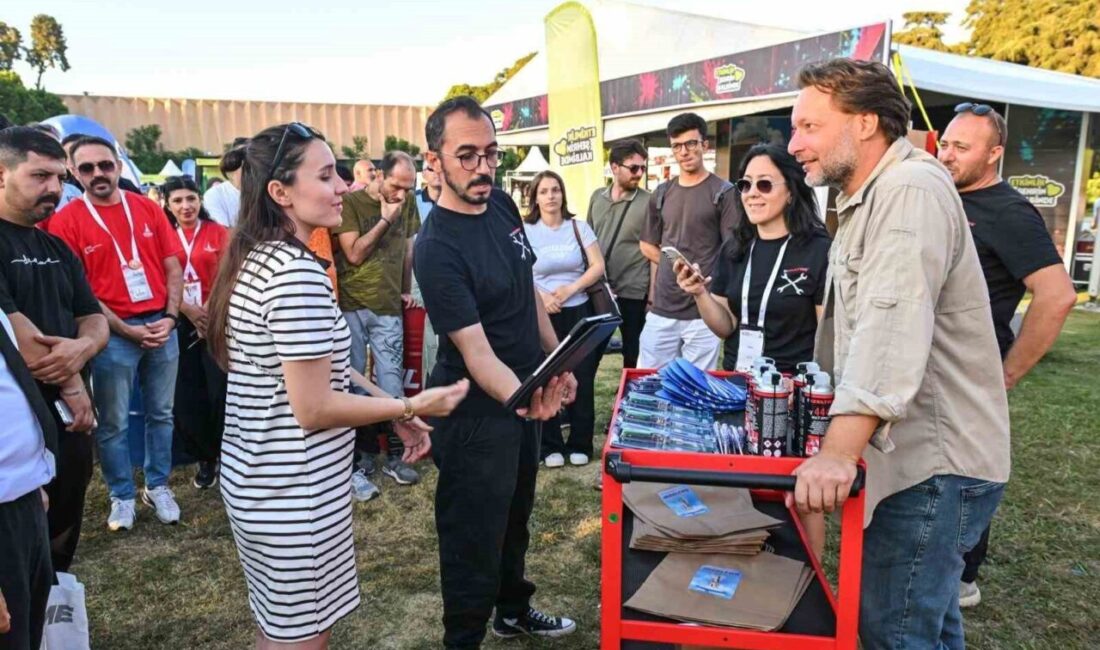 İzmir Büyükşehir Belediyesi tarafından düzenlenen 95. İzmir Enternasyonal Fuarı’nda, Red