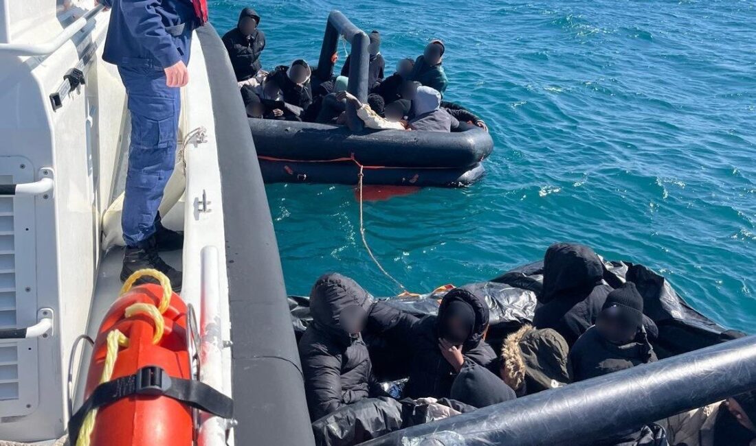 Aydın’ın Didim ve Kuşadası açıklarında düzensiz göçle mücadele kapsamında gerçekleştirilen