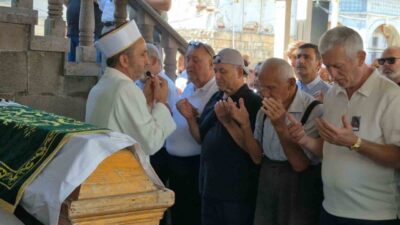 Bartın ilinde denizde yüzerken kalp krizi geçiren bir kadın yaşamını