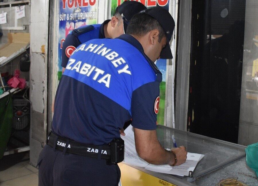 Şahinbey Belediyesi Zabıta bir iş yerinde son kullanma tarihi geçmiş