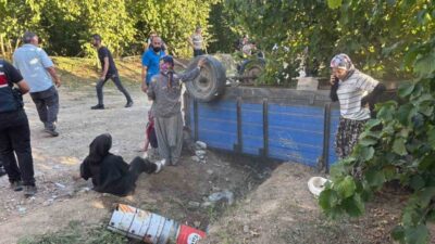 Sakarya’nın Hendek ilçesinde bir traktörün devrilmesi sonucu fındık işçilerinden oluşan