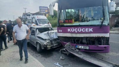 Sakarya’nın Akyazı ilçesinde meydana gelen trafik kazasında, halk otobüsü ile
