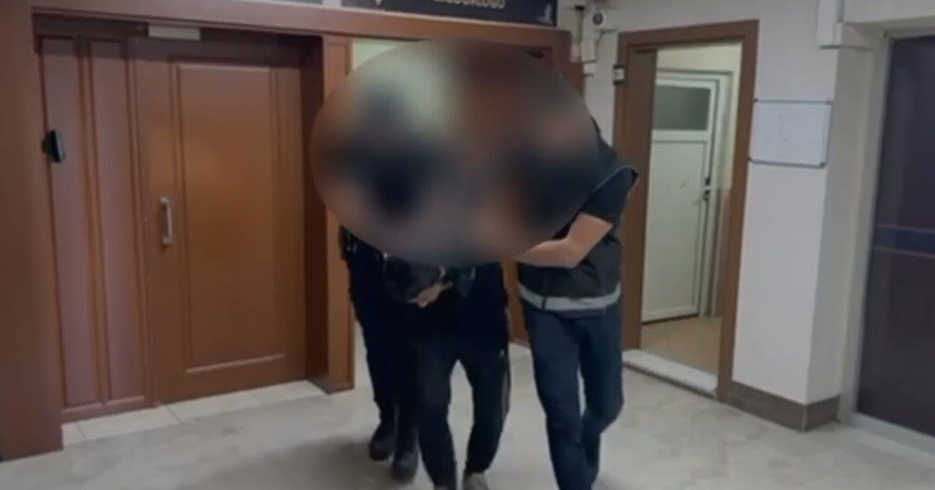Sakarya’da düzenlenen uyuşturucu operasyonlarında gözaltına alınan 3 şüpheliden 2’si tutuklandı.