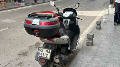 Samsun’da bir motosiklet sürücüsü, hafif ticari araçla çarpıştıktan sonra yaralandı.