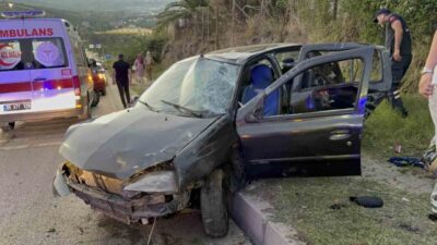Samsun’da meydana gelen trafik kazasında, bir otomobilin yoldan çıkarak çöp