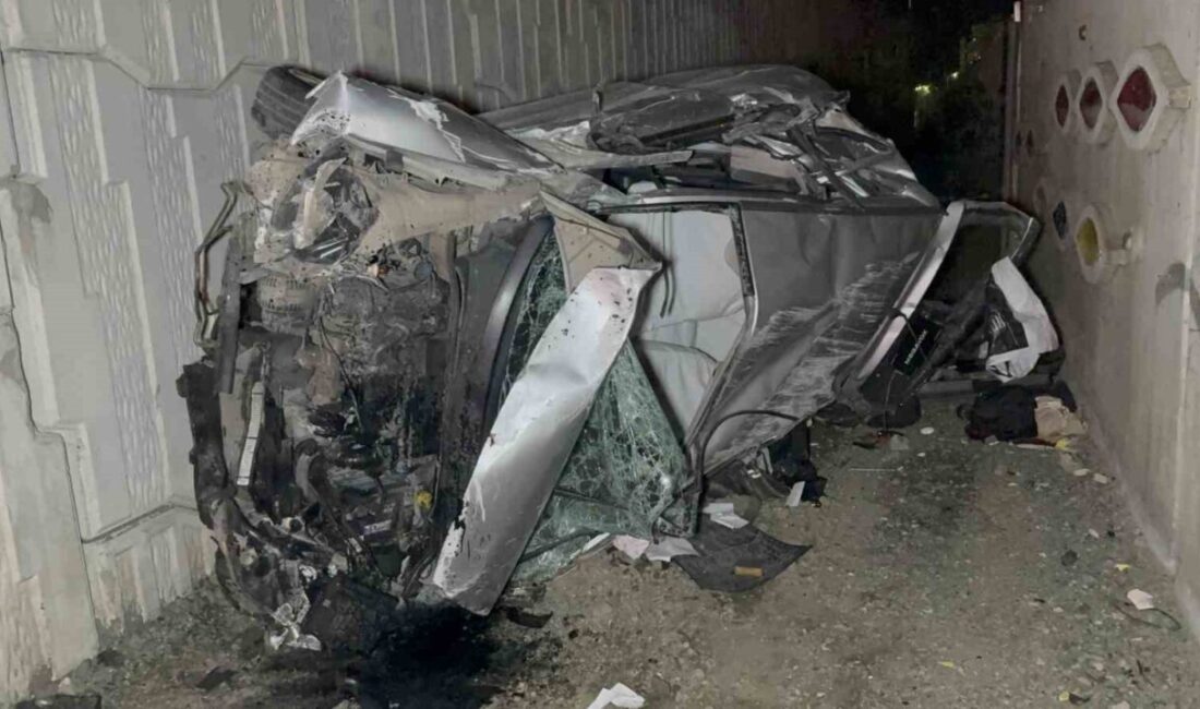 Samsun’un İlkadım ilçesinde meydana gelen trafik kazasında, bir otomobilin kamyonete