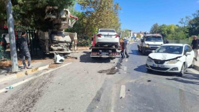 İstanbul’un Sancaktepe ilçesinde meydana gelen trafik kazasında, beton mikseri ile