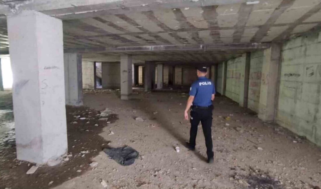 Afyonkarahisar’ın Sandıklı ilçesinde, polis ekipleri tarafından terk edilmiş binalara yönelik