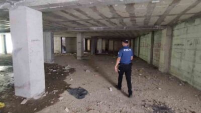 Afyonkarahisar’ın Sandıklı ilçesinde, polis ekipleri tarafından terk edilmiş binalara yönelik