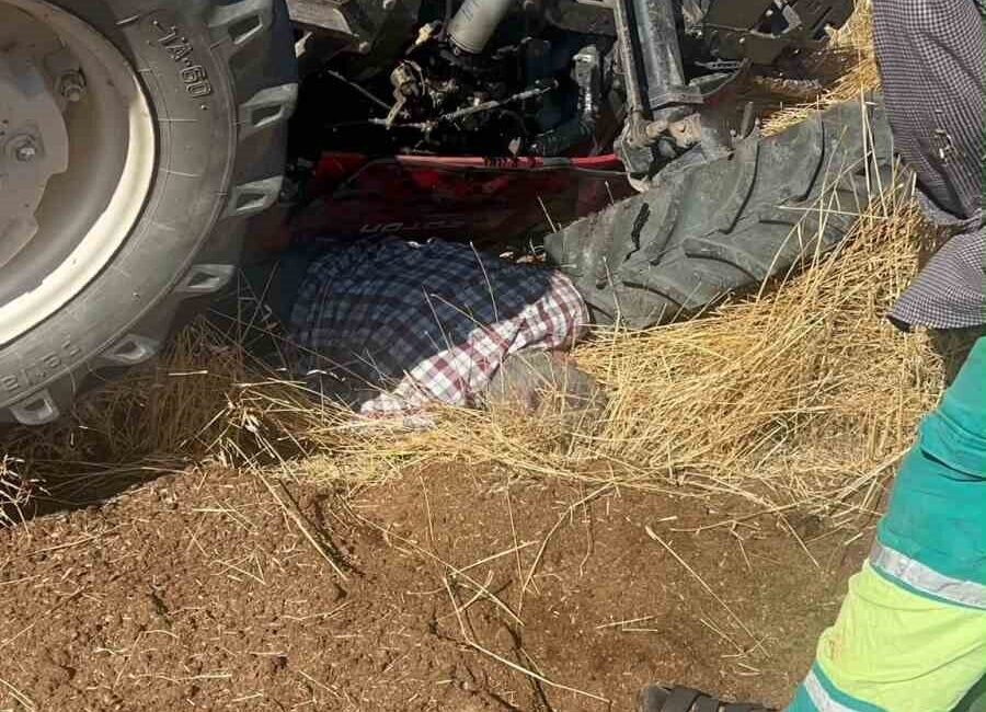 Birecik İlçesi’nde Traktör Devrildi, Sürücü Yaralandı Şanlıurfa’nın Birecik ilçesinde bir