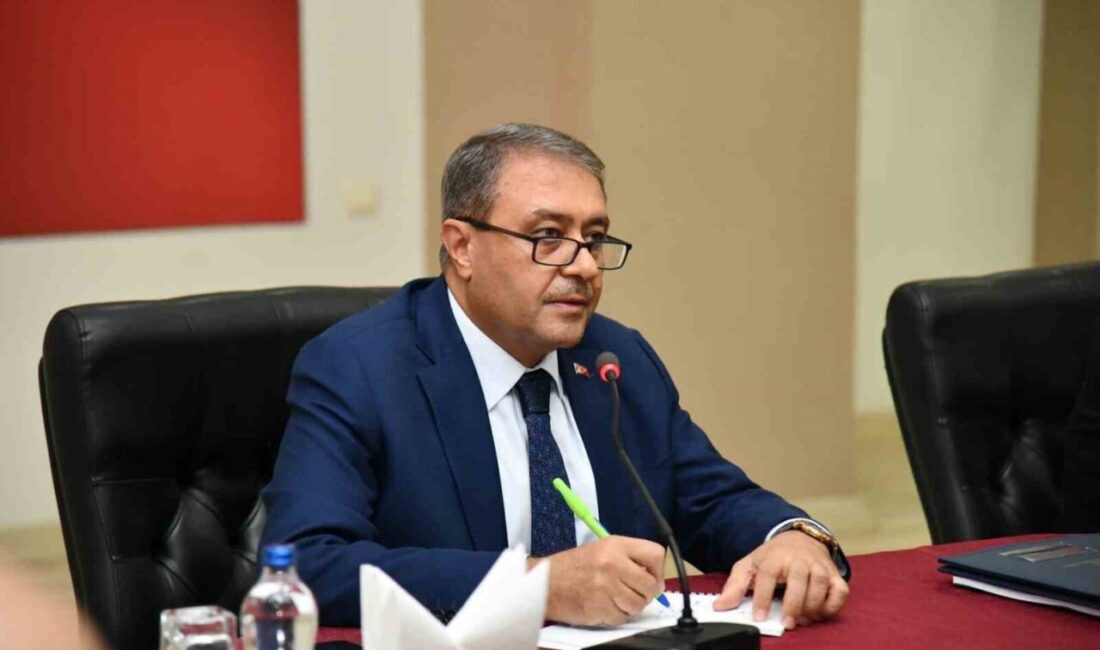Şanlıurfa’nın Karaköprü ilçesine bağlı Pınarbaşı Mahallesi’nde meydana gelen 5.4 büyüklüğündeki