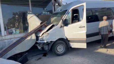 Şanlıurfa’da meydana gelen bir trafik kazasında işçi servisi kontrolünü kaybederek