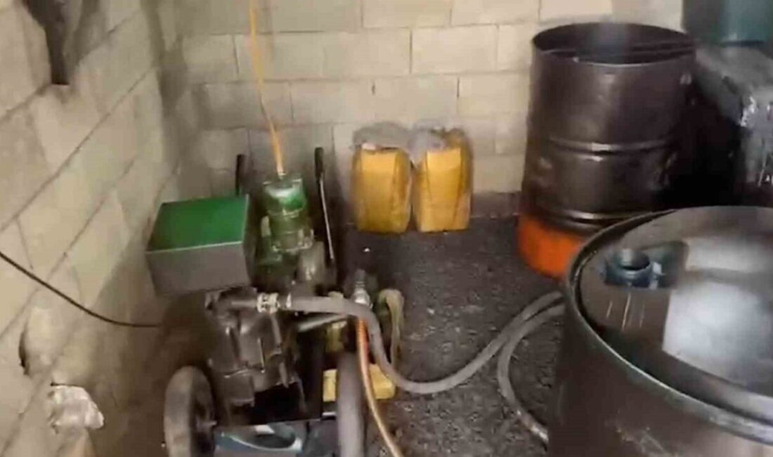 Şanlıurfa’da gerçekleştirilen jandarma operasyonunda 1 ton 650 litre kaçak akaryakıt