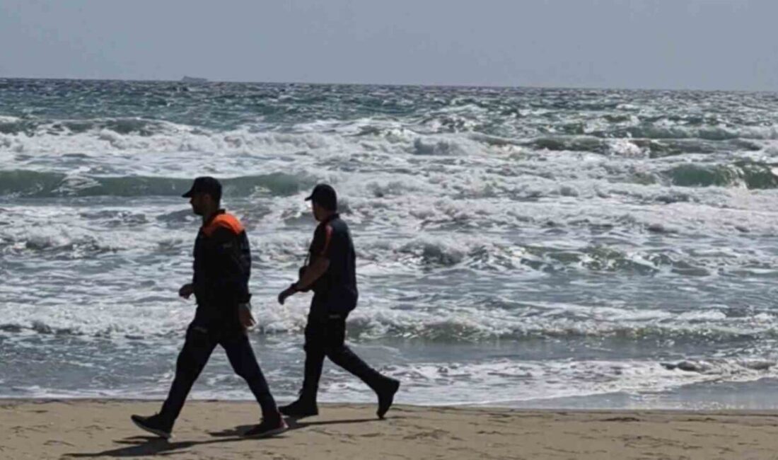 Tekirdağ’ın Saray ilçesinde, Karadeniz kıyısında bulunan plajlarda bugün denize girmek