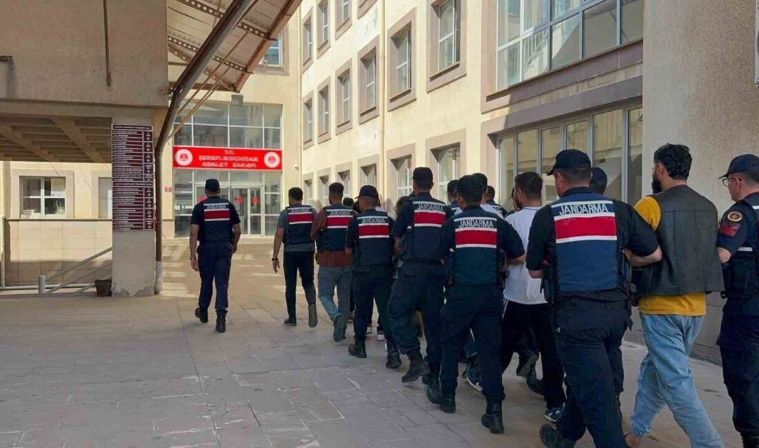 Ankara’nın Şereflikoçhisar ilçesinde gerçekleştirilen bir uyuşturucu ticareti operasyonu kapsamında 17