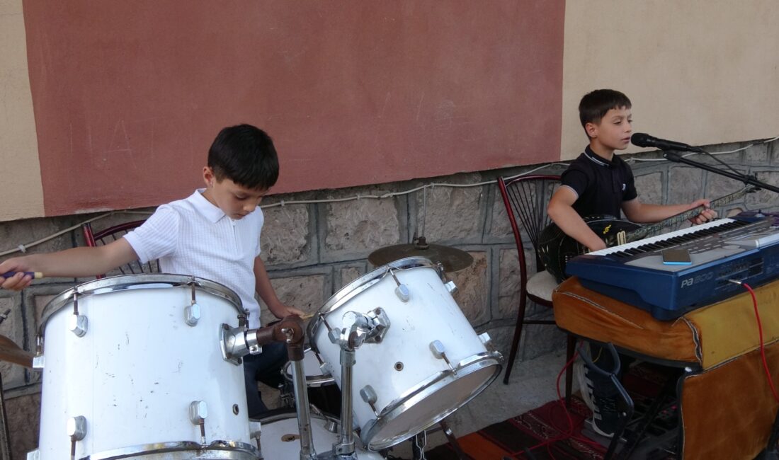 Yozgat’ın Sorgun ilçesinde yaşayan 11 yaşındaki Alihan ve 9 yaşındaki