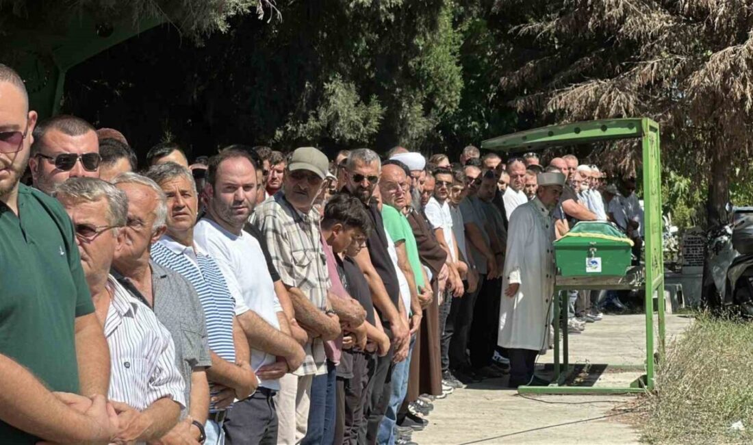 Alanya ilçesinde bir otel iskelesinden 50 santimetrelik sığ suya atlayarak