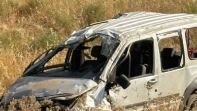 Siirt merkezinde meydana gelen trafik kazasında, kontrolden çıkan bir hafif